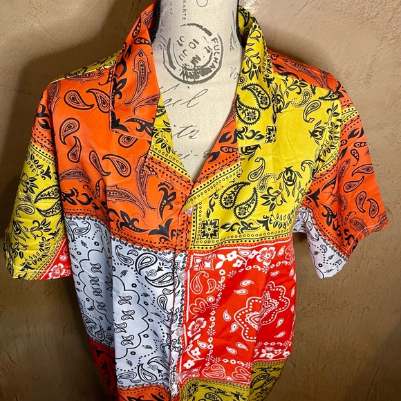 Men’s shirt- bandana print style. New. - Picture 4 of 7